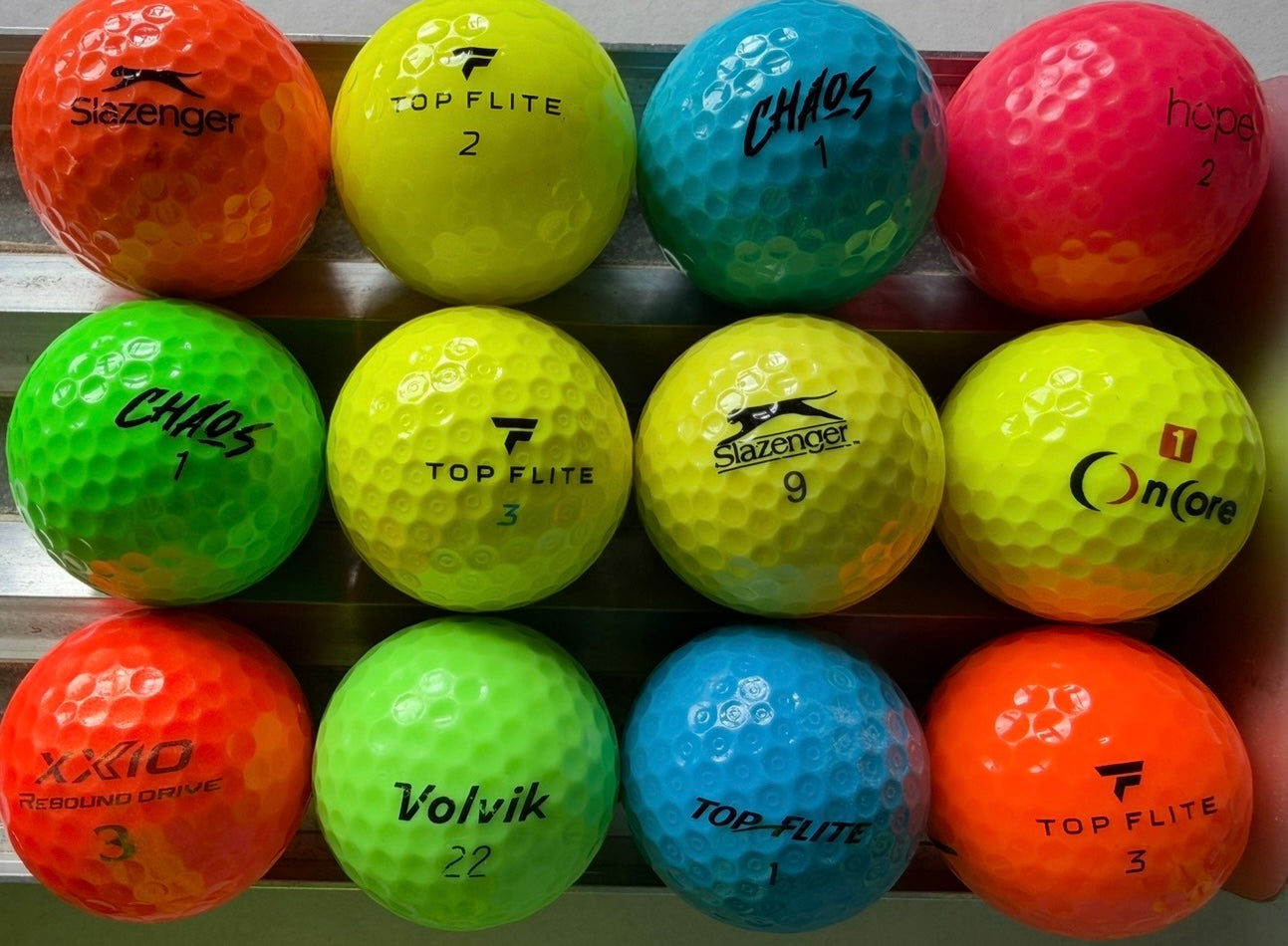 Farbige Golfbälle TopBall– farbige Lakeballs für bessere Sichtbarkeit auf dem Golfplatz TopBall
