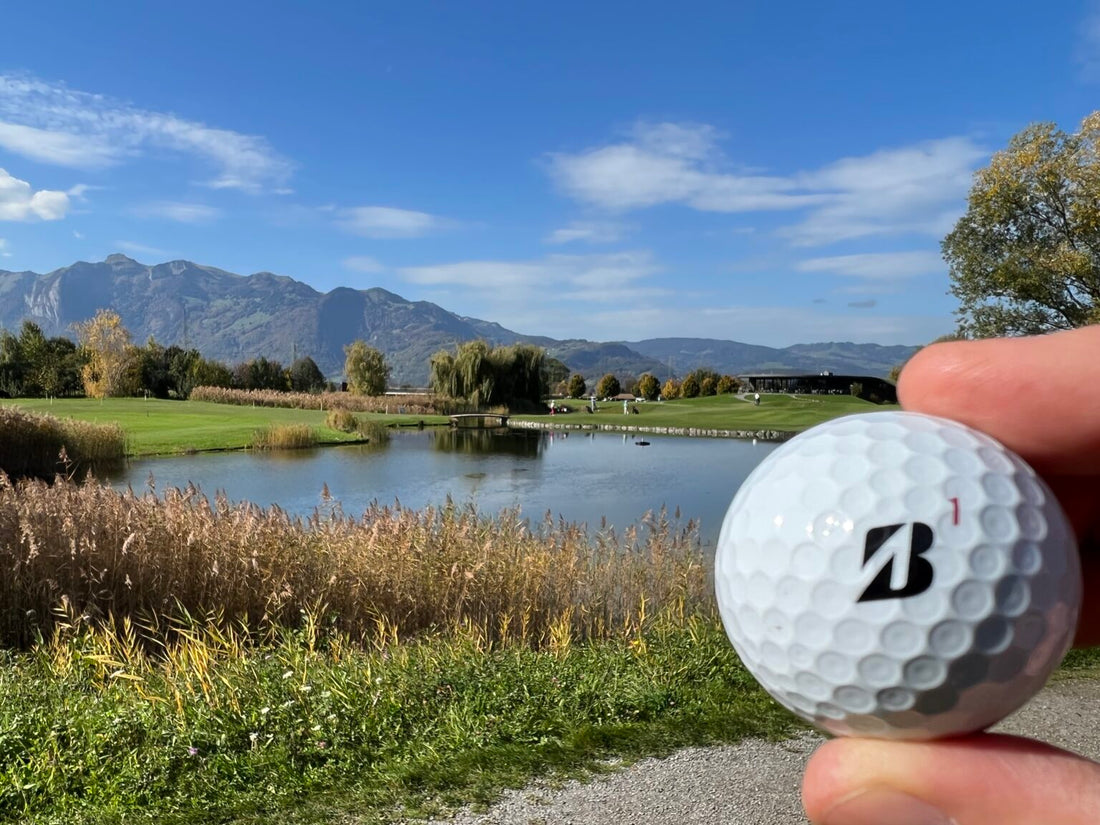 MIT TOPBALL AUF DEM GOLFPLATZ RANKWEIL MONTFORT (A)